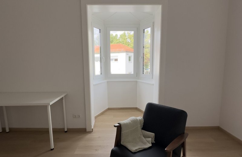 **Ruhiger Raum am Candidplatz München zur Untermiete – ideal für Therapeut:innen, Coaches & Berater:innen** - Image 2