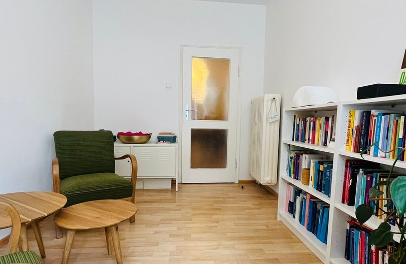 Praxisraum für Einzeltherapie, möbliert - Bild 2