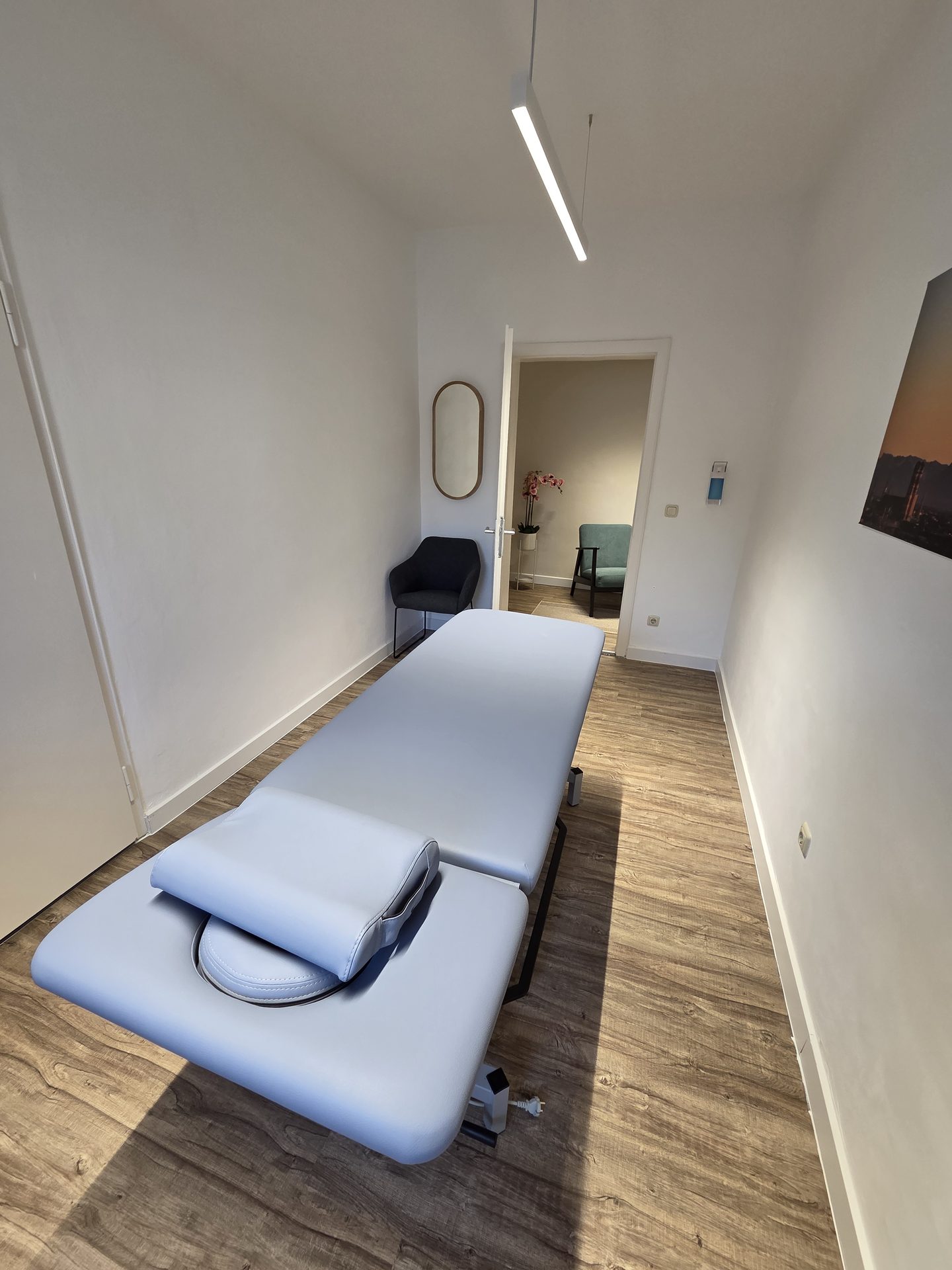 Heller Praxis- / Therapieraum im Glockenbachviertel München - Bild 1