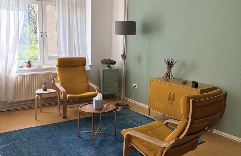 Schöneberger Psychotherapie Praxis bietet 25qm Praxisraum Mi+Fr - Image 9