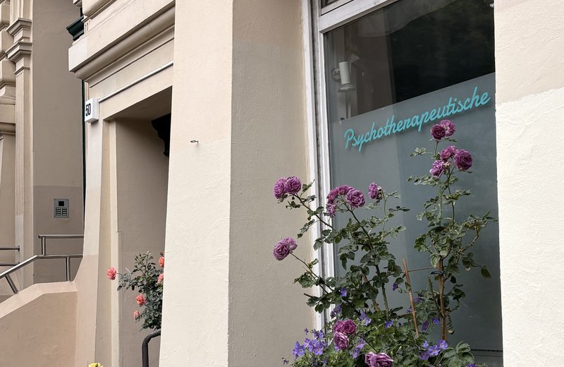 Schöneberger Psychotherapie Praxis bietet 25qm Praxisraum Mi+Fr - Image 8