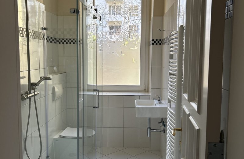 Wir vermieten unser wunderschönes  Deep Blue Studio in Berlin Friedrichshain - Image 8