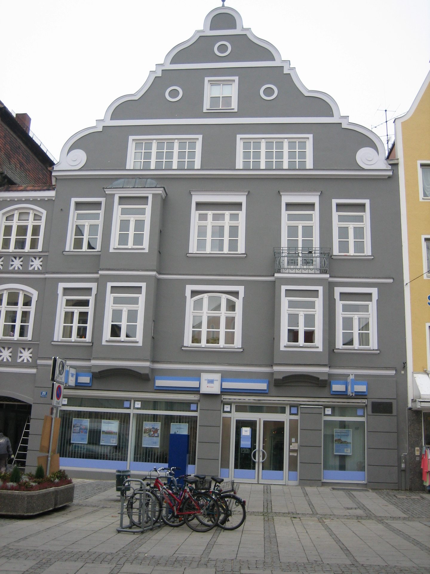 Räume zur Einrichtung einer Arztpraxis in zentraler Lage von Ingolstadt zu vermieten - Bild 1
