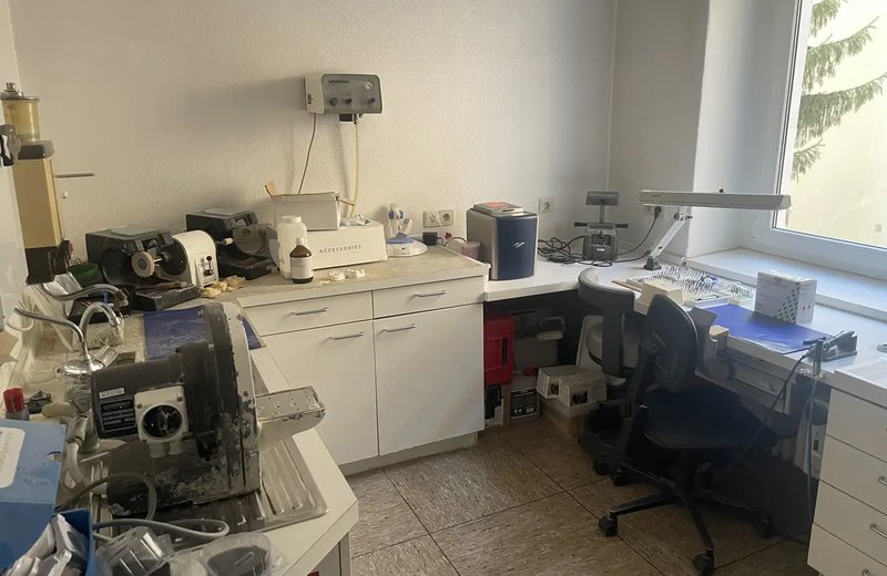 eingesessene Zahnarztpraxis zu vermieten - Image 3