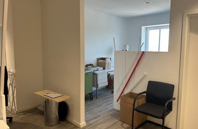 Praxisfläche im medizinisch geprägten Objekt in Sinzig, ca. 107 m², mit Aufzug und Parkplätzen - Image 2