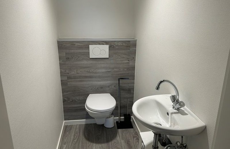 Praxisfläche im medizinisch geprägten Objekt in Sinzig, ca. 107 m², mit Aufzug und Parkplätzen - Image 6