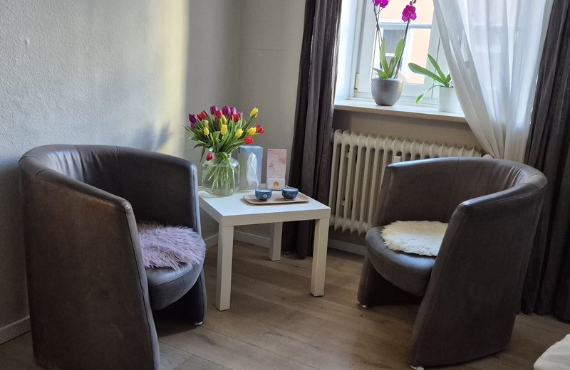 Praxisraum in charmanten Altbau in Neuhausen - Image 1
