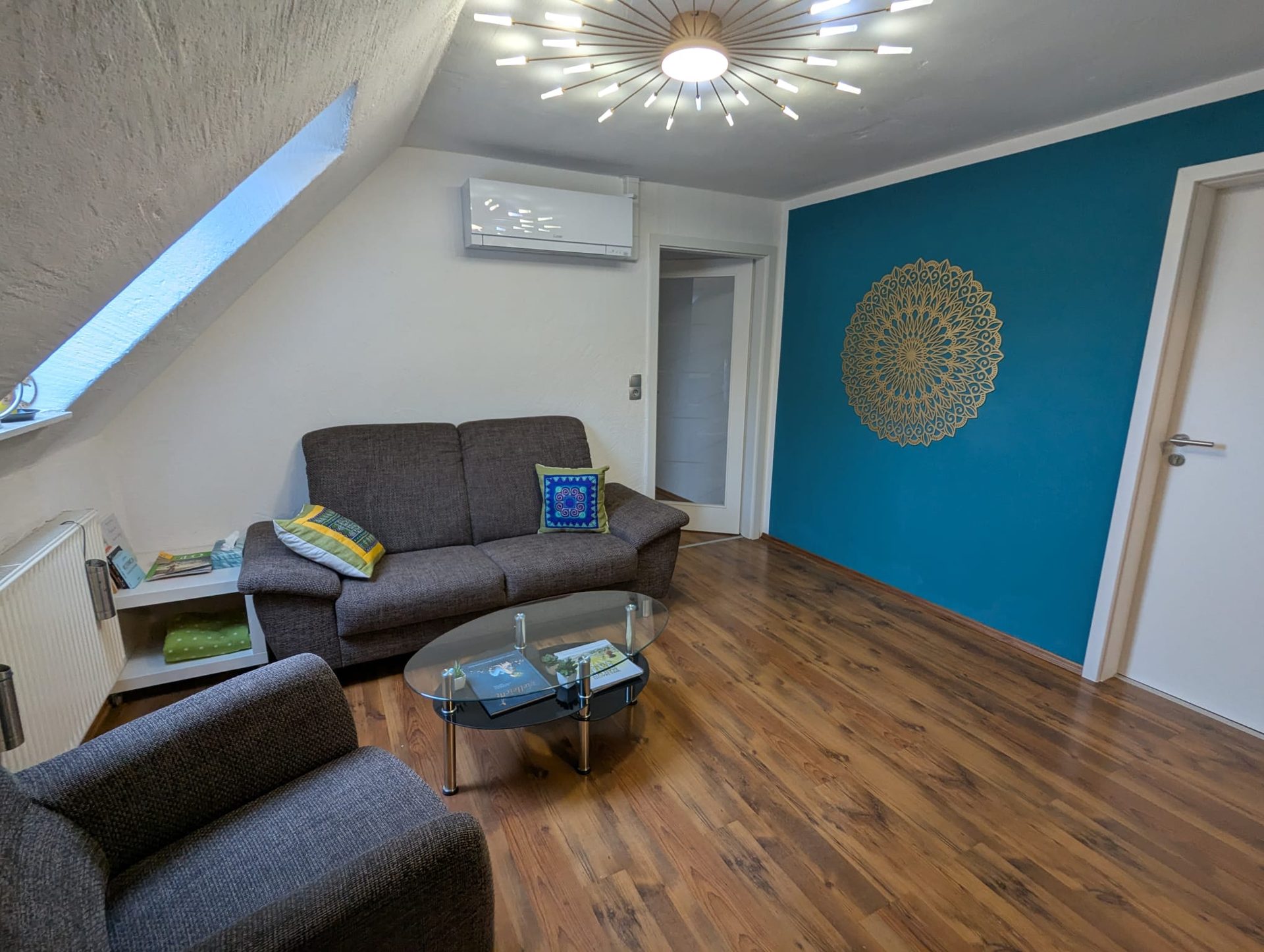 Heller Praxisraum (renoviert, klimatisiert) in Erlangen Häusling zu vermieten - Bild 1
