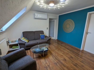 Heller Praxisraum (renoviert, klimatisiert) in Erlangen Häusling zu vermieten - Image 1