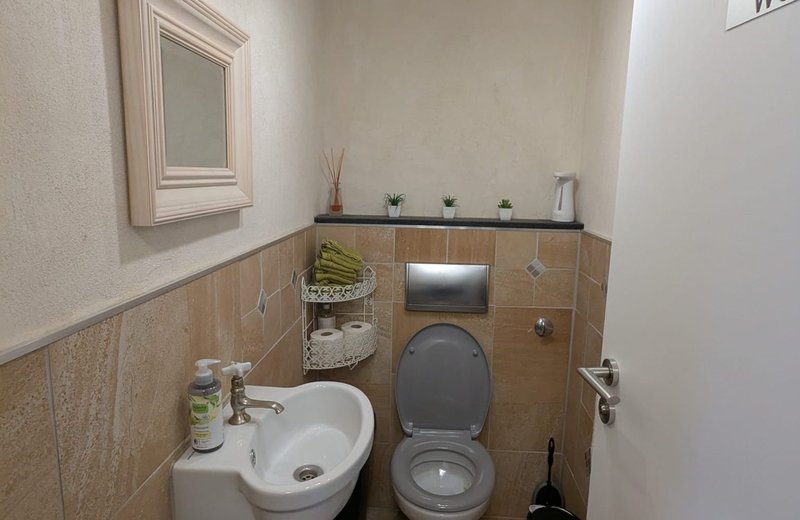 Heller Praxisraum (renoviert, klimatisiert) in Erlangen Häusling zu vermieten - Image 5