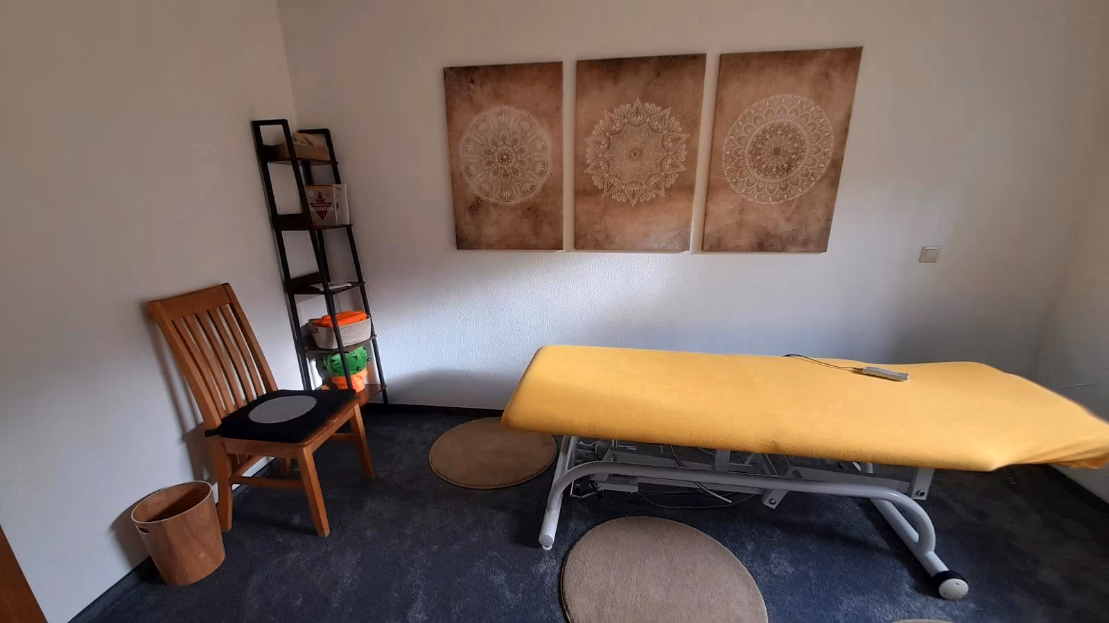 Praxisraum möbliert für ca. 1 Jahr zu mieten Physio, Hebamme, etc. - Bild 3