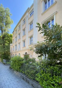 Zentral gelegener Praxisraum im Altbau  – freitags zur Miete - Image 1