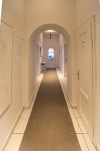 Zentral gelegener Praxisraum im Altbau  – freitags zur Miete - Bild 5