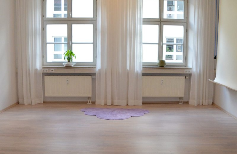Altbau Praxisraum mit separatem Eingang – Augsburg Altstadt 35qm - Image 1