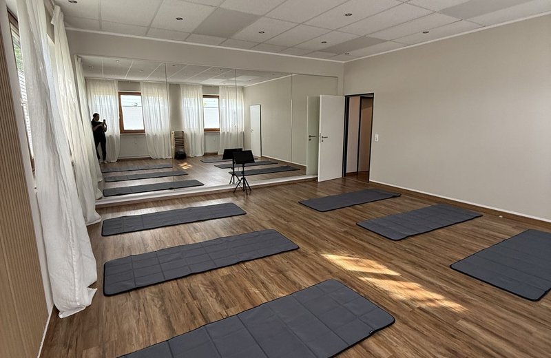 Therapieraum in Praxisgemeinschaft | KORPUS 8 – Studio für Aufrichtung & Balance | Gilching - Image 9