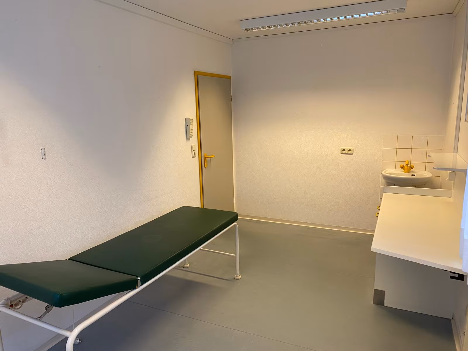Ehemalige Arztpraxis mit ca. 130 m² in zentraler Lage in Wallerstein - Image 10