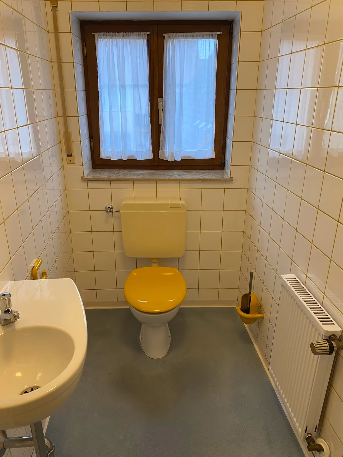 Ehemalige Arztpraxis mit ca. 130 m² in zentraler Lage in Wallerstein - Bild 3