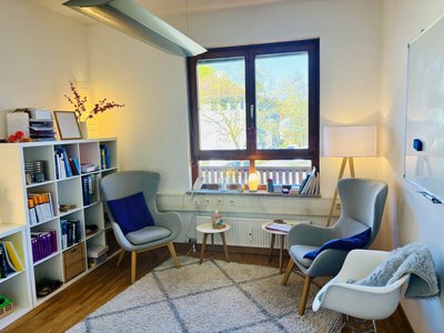 Suche Nachmieter für Praxisraum in Baldham