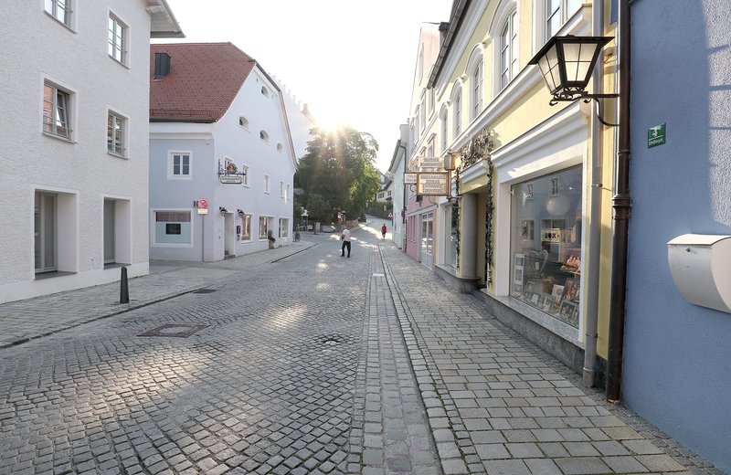 Repräsentative Praxis mit Schaufensterfront und direkter Sichtlage - Image 11