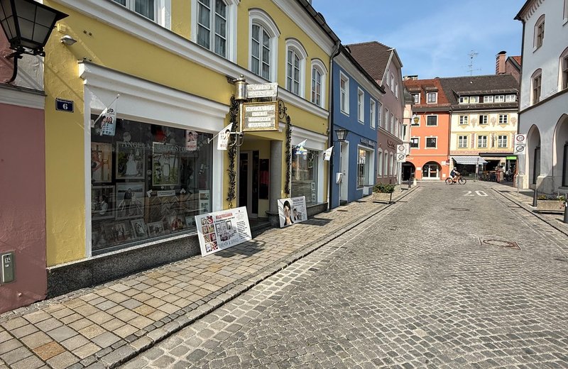 Repräsentative Praxis mit Schaufensterfront und direkter Sichtlage - Image 19