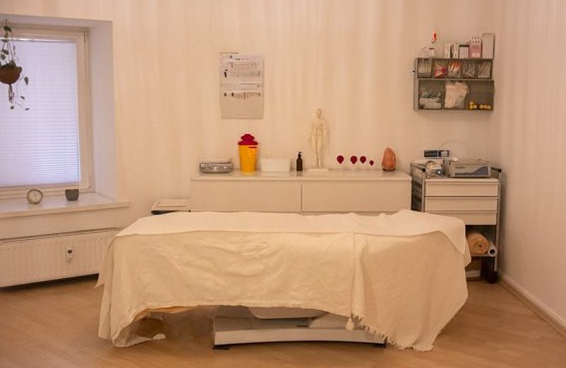 Premium Praxisraum in Berlin-Mitte (Nähe Friedrichstraße) zur stilvollen Mitnutzung (1-3 Tage) - Image 1